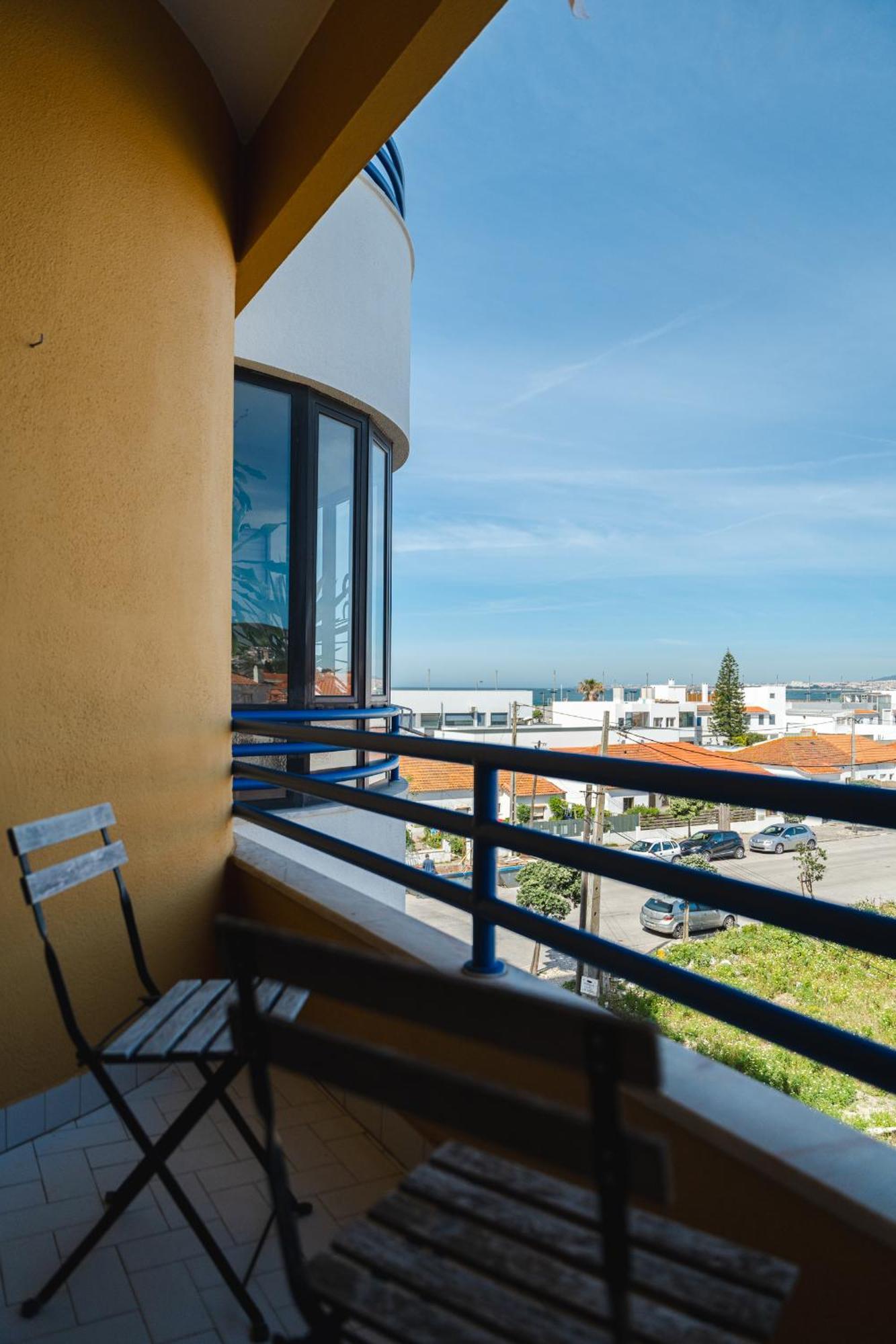 Sea View & Sundown, 150M From The Beach And Surf Spots Costa de Caparica Eksteriør bilde